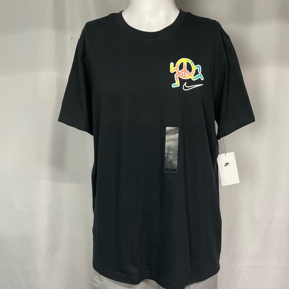 NWT Size Large Nike The Nike Tee Graphic T-shirt Black - Picture 2 of 6